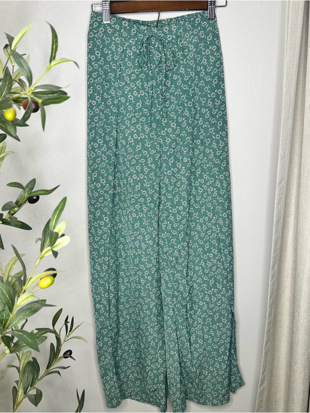SHEIN Green Floral Pants Size XS